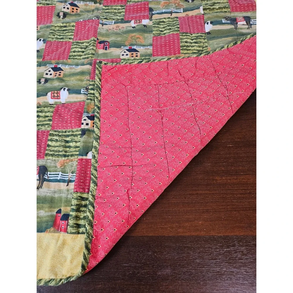 Farmhouse Patchwork Quilt 41x50 Multicolor Excellent Rustic Barn